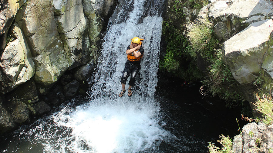 Paket Petualangan Body Rafting di Baturraden, Indonesia