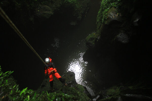 Paket Canyoning Baturraden Indonesia