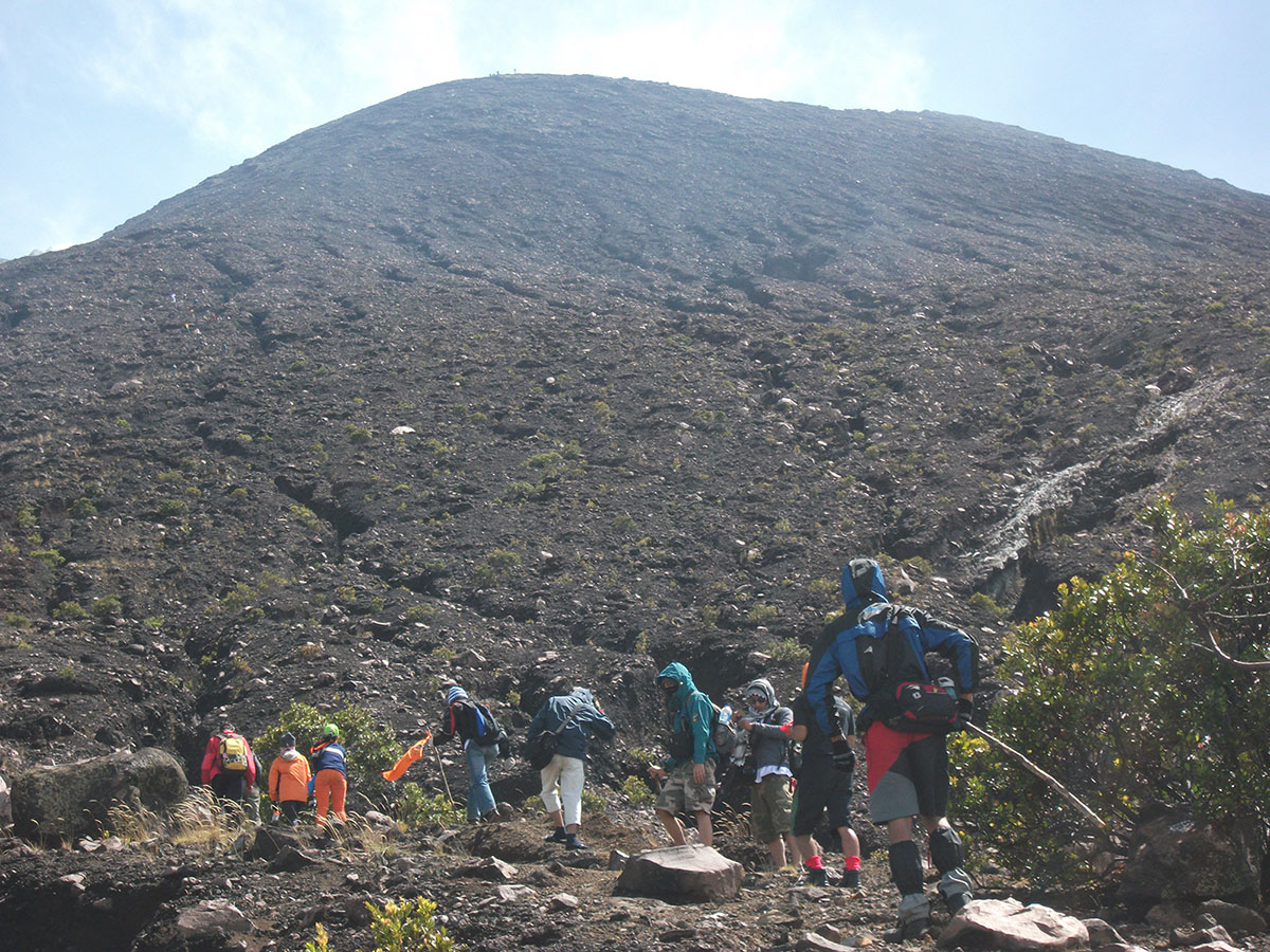 Rute Pendakian Gunung Slamet via Jalur Baturraden